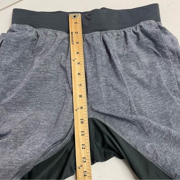 Lululemon gray black men's lined shorts size Medium - Picture 13 of 14